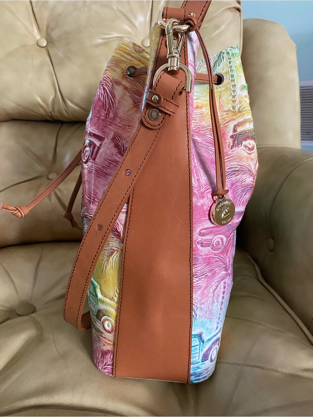 LKNW Brahmin Copa Cabana Drawstring Bucket Bag Leather Cars Palm Trees Marlowe - Picture 4 of 15